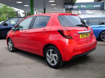 Toyota Yaris 1.5 VVT-h Icon Petrol Hybrid E-CVT Euro 6 (s/s) 5dr 1 Owner Only