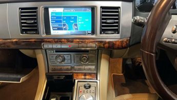 Jaguar XF 3.0 V6 Premium Luxury Saloon 4dr Petrol Auto Euro 4 (238 ps) ULE