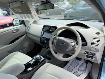 Nissan LEAF 24kWh Acenta Hatchback 5dr Electric Auto (107 bhp)