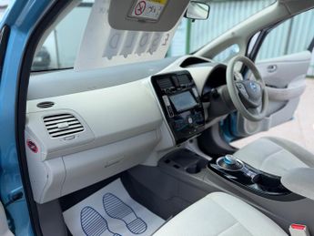 Nissan LEAF 24kWh Acenta Hatchback 5dr Electric Auto (107 bhp)