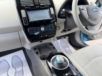 Nissan LEAF 24kWh Acenta Hatchback 5dr Electric Auto (107 bhp)