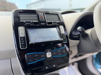 Nissan LEAF 24kWh Acenta Hatchback 5dr Electric Auto (107 bhp)