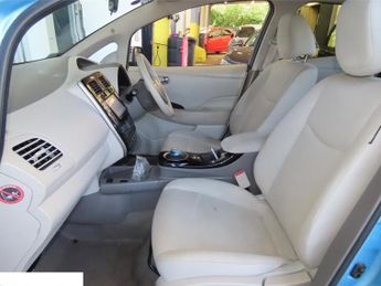 Nissan LEAF 24kWh Acenta Hatchback 5dr Electric Auto (107 bhp)