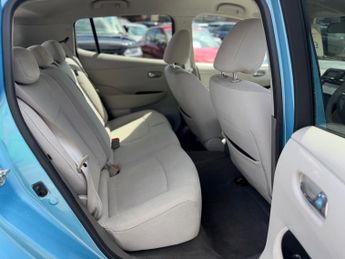 Nissan LEAF 24kWh Acenta Hatchback 5dr Electric Auto (107 bhp)