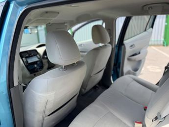 Nissan LEAF 24kWh Acenta Hatchback 5dr Electric Auto (107 bhp)