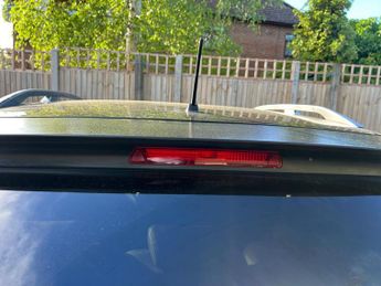 Honda FR-V 1.8 i-VTEC EX MPV 5dr Petrol Manual (177 g/km, 138 bhp)