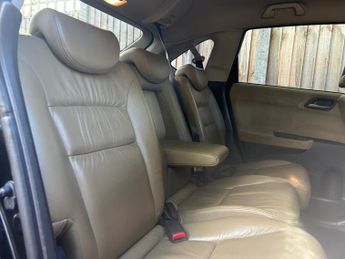 Honda FR-V 1.8 i-VTEC EX MPV 5dr Petrol Manual (177 g/km, 138 bhp)