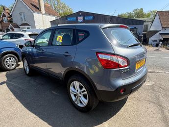 Nissan Qashqai 2.0 Acenta SUV 5dr Petrol CVT 2WD Euro 4 (141 ps)
