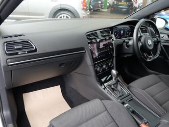 Volkswagen Golf 2.0 TSI BlueMotion Tech R DSG 4Motion Euro 6 (s/s) (310 ps) 5dr