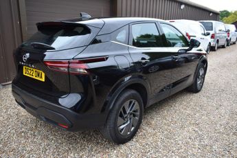 Nissan Qashqai 1.3 DIG-T MHEV Acenta Premium XTRON Euro 6 (s/s) 5dr