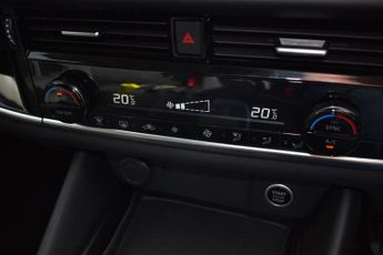 Nissan Qashqai 1.3 DIG-T MHEV N-Connecta XTRON Euro 6 (s/s) 5dr