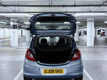 Vauxhall Corsa 1.4i 16v Club Hatchback 5dr Petrol Automatic (158 g/km, 89 bhp)
