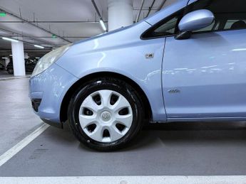 Vauxhall Corsa 1.4i 16v Club Hatchback 5dr Petrol Automatic (158 g/km, 89 bhp)