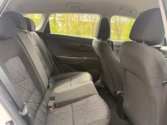 Hyundai Bayon 1.0 T-GDi MHEV SE Connect SUV 5dr Petrol Hybrid DCT Euro 6 (s/s)