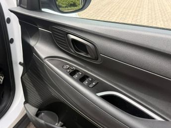 Hyundai Bayon 1.0 T-GDi MHEV SE Connect SUV 5dr Petrol Hybrid DCT Euro 6 (s/s)