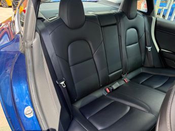 Tesla Model 3 Standard Range Plus Saloon 4dr Electric Auto RWD (241 bhp)