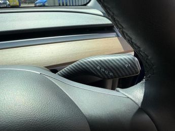 Tesla Model 3 Standard Range Plus Saloon 4dr Electric Auto RWD (241 bhp)