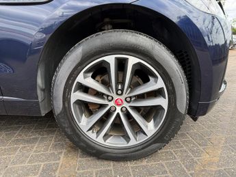 Jaguar F-Pace 2.0 D180 R-Sport SUV 5dr Diesel Auto AWD Euro 6 (s/s) (180 ps)