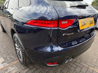 Jaguar F-Pace 2.0 D180 R-Sport SUV 5dr Diesel Auto AWD Euro 6 (s/s) (180 ps)