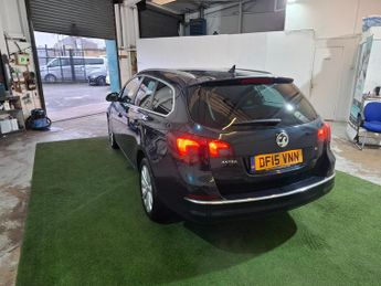 Vauxhall Astra 1.6i Elite Sports Tourer 5dr Petrol Auto Euro 6 (115 ps)