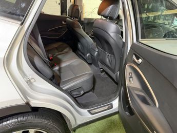 Hyundai Santa Fe 2.2 CRDi Blue Drive Premium SUV 5dr Diesel Auto 4WD Euro 6 (s/s)