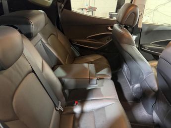 Hyundai Santa Fe 2.2 CRDi Blue Drive Premium SUV 5dr Diesel Auto 4WD Euro 6 (s/s)