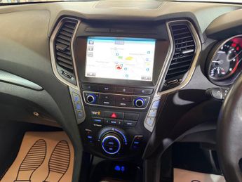 Hyundai Santa Fe 2.2 CRDi Blue Drive Premium SUV 5dr Diesel Auto 4WD Euro 6 (s/s)