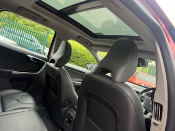 Volvo XC60 2.4 D5 SE Lux Nav SUV 5dr Diesel Geartronic AWD Euro 5 (215 ps)