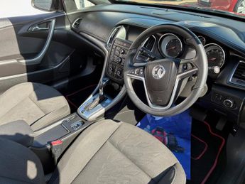 Vauxhall Cascada SE Convertible 2.0 CDTi 2 Dr Diesel Auto Euro 5 (165 ps)
