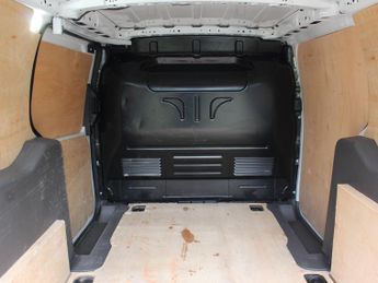 Ford Transit Connect 1.5 250 EcoBlue Limited Panel Van 5dr Diesel Auto L2 Euro 6 (s/s