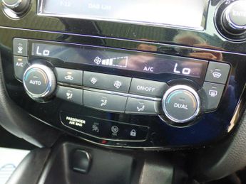 Nissan Qashqai 1.6 dCi Tekna XTRON 2WD Euro 6 (s/s) 5dr
