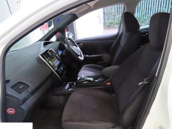 Nissan LEAF 24kWh Acenta Hatchback 5dr Electric Auto (109 bhp)