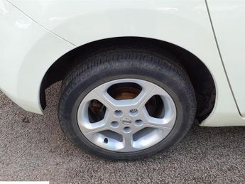 Nissan LEAF 24kWh Acenta Hatchback 5dr Electric Auto (109 bhp)