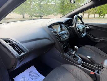 Ford Focus 1.0T EcoBoost ST-Line Hatchback 5dr Petrol Manual Euro 6 (s/s) (