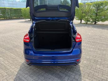 Ford Focus 1.0T EcoBoost ST-Line Hatchback 5dr Petrol Manual Euro 6 (s/s) (
