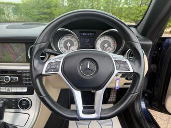 Mercedes-Benz SLK 1.8 SLK200 BlueEfficiency Edition 125 Convertible 2dr Petrol G-T