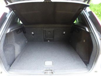 Volvo XC40 1.5h T4 Recharge 10.7kWh Core Auto Euro 6 (s/s) 5dr