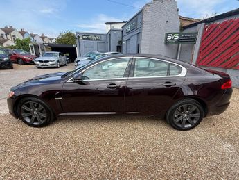 Jaguar XF 3.0d V6 Luxury Saloon 4dr Diesel Auto Euro 5 (240 ps)