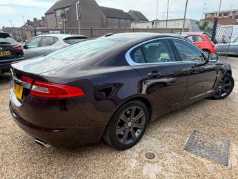 Jaguar XF 3.0d V6 Luxury Saloon 4dr Diesel Auto Euro 5 (240 ps)