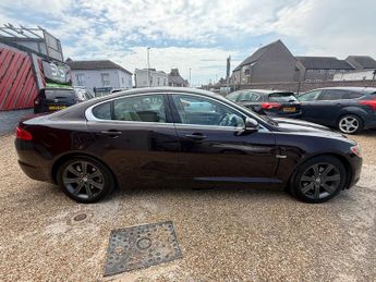 Jaguar XF 3.0d V6 Luxury Saloon 4dr Diesel Auto Euro 5 (240 ps)