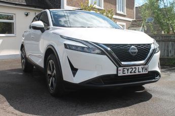 Nissan Qashqai 1.3 DIG-T MHEV N-Connecta SUV 5dr Petrol Hybrid XTRON Euro 6 (s/