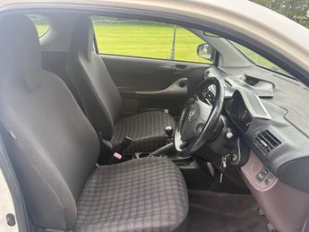Toyota IQ 1.0 VVT-i Hatchback 3dr Petrol Manual Euro 4 (68 bhp)