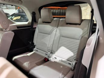 Land Rover Discovery 2.0 SD4 HSE Luxury SUV 5dr Diesel Auto 4WD Euro 6 (s/s) (240 ps)