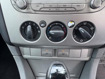 Ford Fiesta 1.6 TDCi DPF Titanium Hatchback 5dr Diesel Manual (107 g/km, 94 