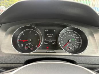 Volkswagen Golf 1.6 TDI BlueMotion Tech SE Hatchback 5dr Diesel DSG Euro 5 (s/s)