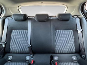 Vauxhall Astra 1.4i Turbo Design Auto Euro 6 (s/s) 5dr