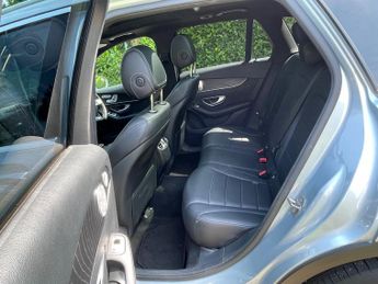Mercedes-Benz GLC 2.1 GLC250d AMG Line (Premium Plus) SUV 5dr Diesel G-Tronic 4MAT