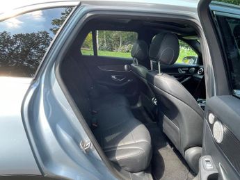 Mercedes-Benz GLC 2.1 GLC250d AMG Line (Premium Plus) SUV 5dr Diesel G-Tronic 4MAT