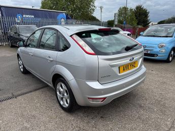 Ford Focus 1.6 Sport Hatchback 5dr Petrol Auto (184 g/km, 99 bhp)