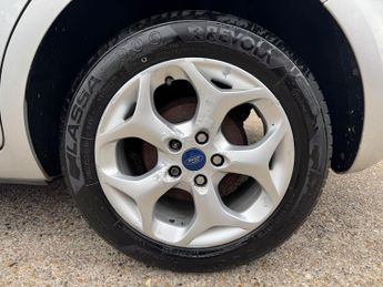 Ford Focus 1.6 Sport Hatchback 5dr Petrol Auto (184 g/km, 99 bhp)
